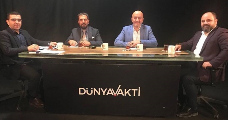 MÜT. HYT. BŞK´MIZ KON TV´DE DÜNYA VAKTİ PROGRAMININ CANLI YAYIN KONUĞU OLDU 